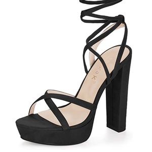 Crisscross Strap Lace Up Chunk Platform Sandal